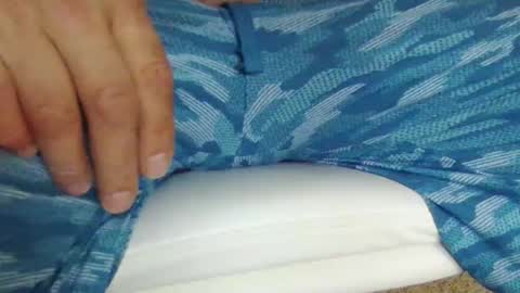 Hanging Out online show from December 4, 2025, 12:53 am