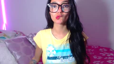 Abril online show from October 5, 2025, 5:39 am