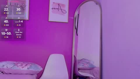 innocenthazel online show from November 24, 2025, 1:00 pm