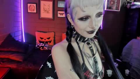   SANIA  online show from October 14, 2025, 4:52 pm