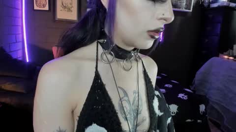   SANIA  online show from October 15, 2025, 5:35 pm