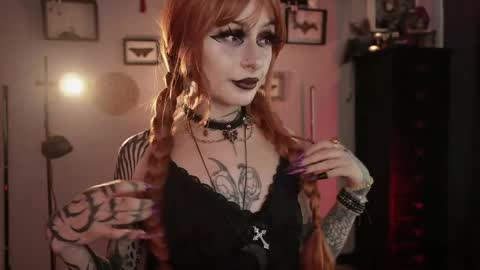 Snapshot of insania_999 chatting on June 2, 2026, 5:04 pm SANIA online show from June 2, 2026, 5:04 pm