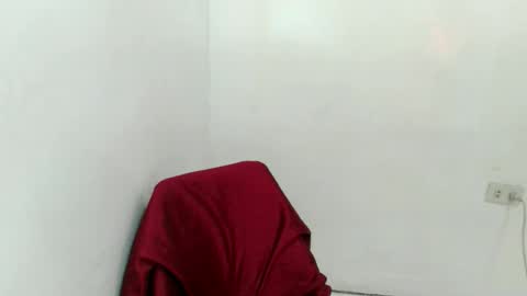 Snapshot of insigida_xxx chatting on October 21, 2025, 11:38 pm Jean online show from October 21, 2025, 11:38 pm