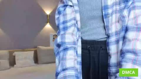 Yennefer online show from January 6, 2026, 7:01 am