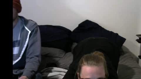 intcouple24 online show from October 18, 2025, 9:54 am