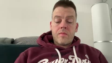 Snapshot of interestedhun chatting on October 4, 2025, 9:40 am InterestedHun online show from October 4, 2025, 9:40 am