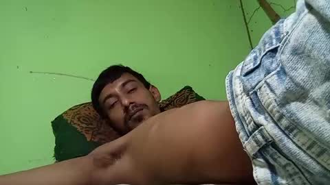 interne8famous online show from September 26, 2025, 7:01 am