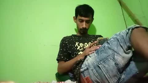 interne8famous online show from October 5, 2025, 11:41 am