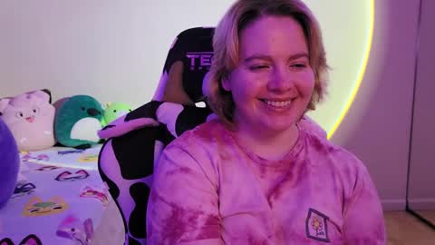 Snapshot of internetfairy_xo chatting on December 29, 2024, 3:13 pm Faye online show from December 29, 2024, 3:13 pm