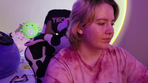 Snapshot of internetfairy_xo chatting on December 29, 2024, 6:16 pm Faye online show from December 29, 2024, 6:16 pm