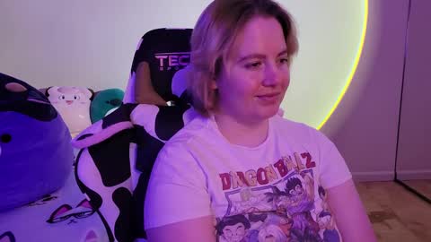 Snapshot of internetfairy_xo chatting on January 26, 2025, 7:20 pm Faye online show from January 26, 2025, 7:20 pm