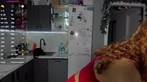 Snapshot of internetsexplorer chatting on February 4, 2026, 8:47 pm Bernadette Join online show from February 4, 2026, 8:47 pm