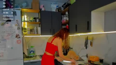 Snapshot of internetsexplorer chatting on February 5, 2026, 11:37 am Bernadette Join online show from February 5, 2026, 11:37 am