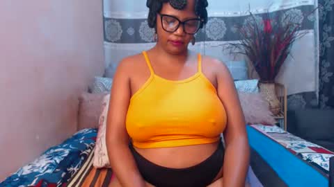 Snapshot of intimacysexy chatting on July 18, 2026, 6:23 pm boniswa caroline online show from July 18, 2026, 6:23 pm