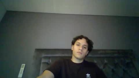 WillyTripleXxx online show from May 11, 2026, 5:02 am