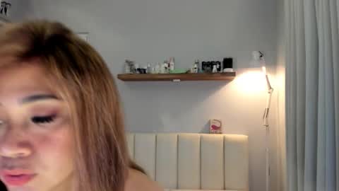 Mina Han online show from December 14, 2025, 3:17 pm