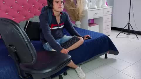 invincible200 online show from October 5, 2025, 2:04 pm