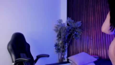 io_chie_ online show from October 14, 2025, 4:41 pm