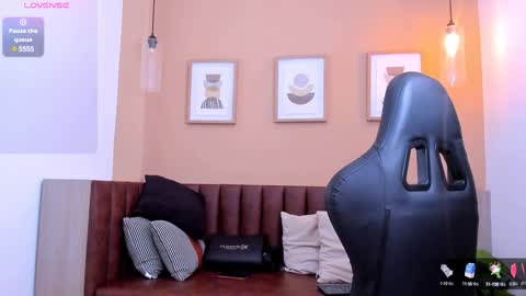 Snapshot of iori_21 chatting on December 10, 2024, 12:27 pm iori online show from December 10, 2024, 12:27 pm