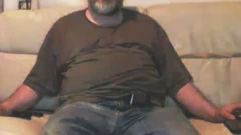 Snapshot of iowalaserbear chatting on February 20, 2026, 7:10 am iowalaserbear online show from February 20, 2026, 7:10 am