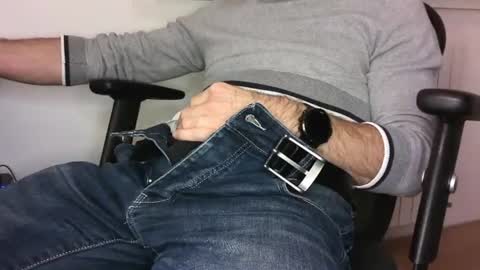 ipattyrri online show from November 14, 2025, 5:22 pm