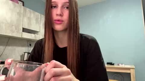 Dina online show from December 23, 2025, 9:18 am