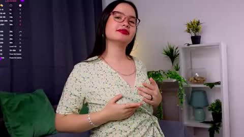 Snapshot of iralascola chatting on September 20, 2025, 2:01 am Mia online show from September 20, 2025, 2:01 am