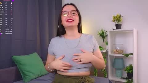 Mia online show from September 24, 2025, 1:31 am