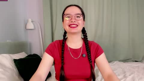 Mia online show from October 3, 2025, 2:41 am