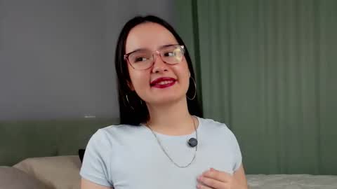 Mia online show from October 8, 2025, 1:14 am