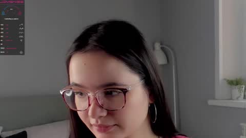 Mia online show from October 17, 2025, 1:20 am