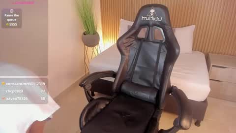 Snapshot of irantzu_hank chatting on December 28, 2024, 10:44 pm Irantzu online show from December 28, 2024, 10:44 pm