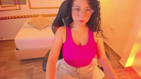 Snapshot of irantzu_hank chatting on February 27, 2025, 7:37 pm Irantzu online show from February 27, 2025, 7:37 pm