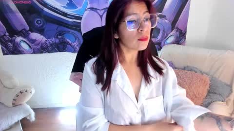 Irene Casas online show from October 19, 2025, 1:39 am