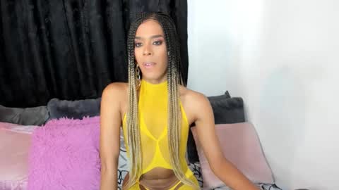 Snapshot of irenephill chatting on March 6, 2025, 8:59 pm Irene Aguirre online show from March 6, 2025, 8:59 pm