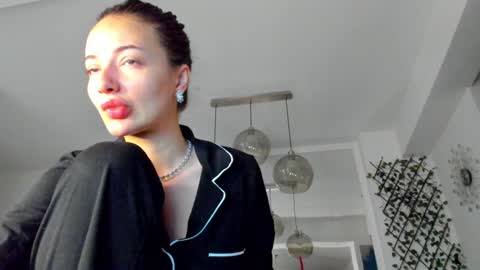 Ir s room online show from December 5, 2024, 4:20 am