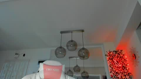 Ir s room online show from December 18, 2024, 5:26 am