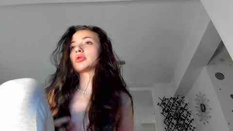 Ir s room online show from December 20, 2024, 3:42 pm