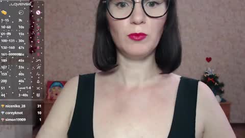 IrenLarasani online show from December 19, 2024, 12:23 pm