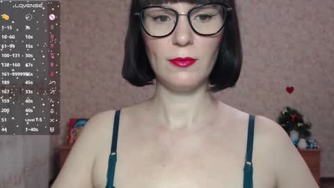 IrenLarasani online show from December 27, 2024, 6:14 am