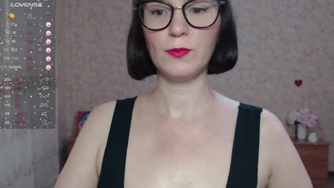 IrenLarasani online show from September 14, 2025, 9:08 am