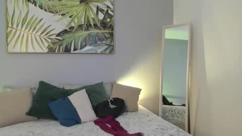 Iris Rosse online show from October 11, 2025, 3:10 pm