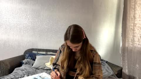 Evie online show from September 16, 2025, 9:10 am