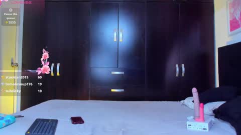 Snapshot of irirs_sex chatting on February 25, 2025, 5:15 pm IrisVianca online show from February 25, 2025, 5:15 pm