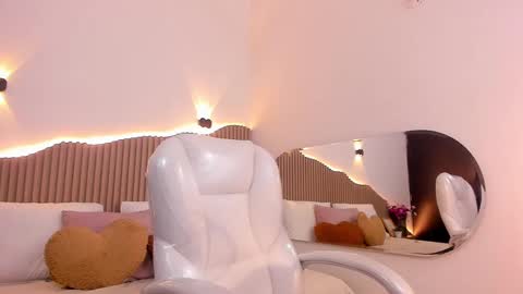 iris8_ online show from September 29, 2025, 11:48 am