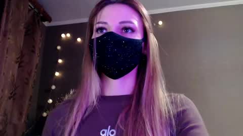 Lily online show from March 21, 2026, 4:43 pm