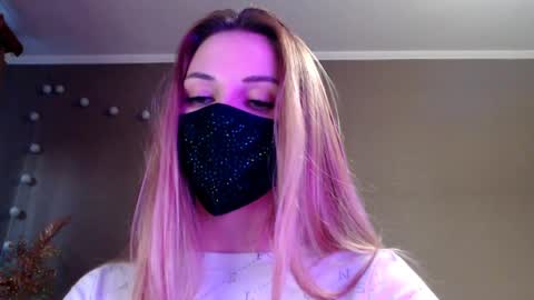 Lily online show from April 15, 2026, 4:47 pm