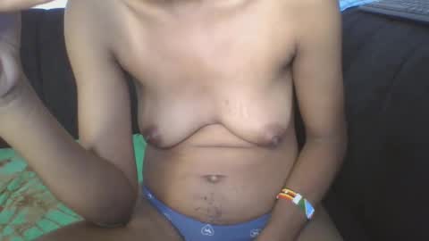 iris_love_2 online show from January 23, 2025, 1:35 pm