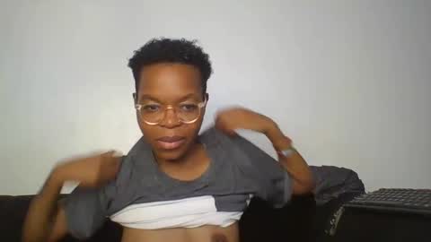 iris_love_2 online show from February 1, 2025, 11:37 pm