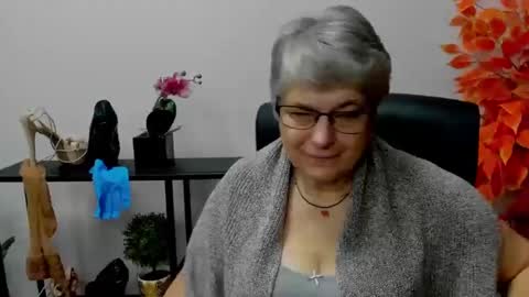 I R I S online show from December 9, 2024, 7:39 am